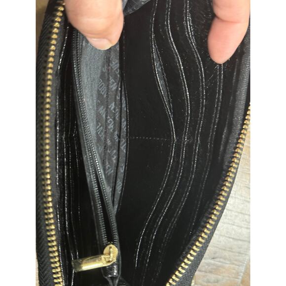 Steve Madden Black Patent Quilted Zip Around Clutch Wallet - Missing Strap - Picture 8 of 10